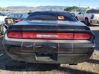 ✅ 2014 Dodge Challenger R/T Classic • VIN: 2C3CDYBTXEH299592 • Lot: 87731455. Wystawiony na Copart z przebiegiem 120 779 mil. Bezpłatny archiwum sprzedaży aukcyjnych z USA i szczegółowy raport historii pojazdu na DreamBid. Zdjęcie 6.