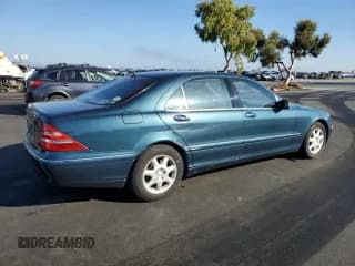 ✅ 2001 Mercedes-Benz S 320/430/500 • VIN: WDBNG75JX1A171957 • Лот: 90705785. Опубликован ранее на Copart с пробегом 307 688 миль. Бесплатный доступ к архиву аукционных продаж из США и подробный отчёт об истории автомобиля на DreamBid. Изображение 3.