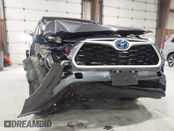 ✅ 2023 Toyota Highlander Hybrid LE • VIN: 5TDBBRCH3PS589867 • Lot: 43539634. Listed on IAAI with 29,617 mi. Free auction sales archive from the USA and detailed vehicle history report at DreamBid. Image 6.