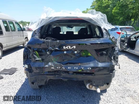 2022 Kia Sorento X-Line S z VIN 5XYRLDLCXNG082512, wystawiony jako IAAI lot #42581788 z przebiegiem 43 627 mil mil oraz . Historia ofert i sprzedaży dostępna na DreamBid. Obrazek 6.