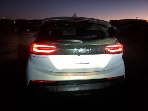 ✅ 2023 Chevrolet Bolt EV 1LT • VIN: 1G1FW6S04P4192513 • Lot: 83825224. Wystawiony na Copart z przebiegiem 26 912 mil. Bezpłatny archiwum sprzedaży aukcyjnych z USA i szczegółowy raport historii pojazdu na DreamBid. Zdjęcie 6.