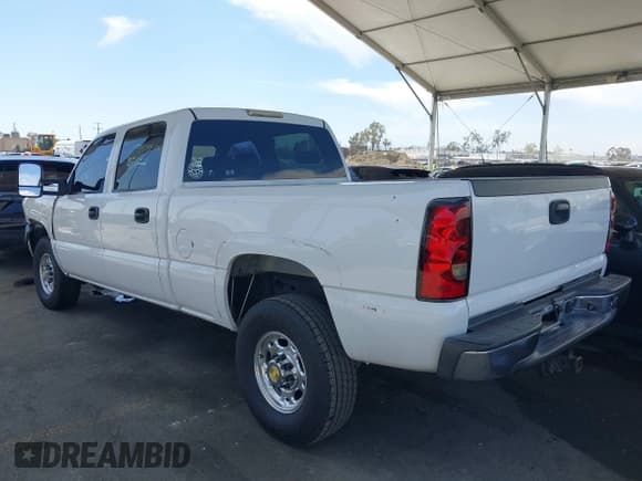 ✅ 2007 Chevrolet Silverado 2500HD LT1 • VIN: 1GCHK23D57F157098 • Lot: 41987900. Wystawiony na IAAI z przebiegiem 358 398 mil. Bezpłatny archiwum sprzedaży aukcyjnych z USA i szczegółowy raport historii pojazdu na DreamBid. Zdjęcie 3.