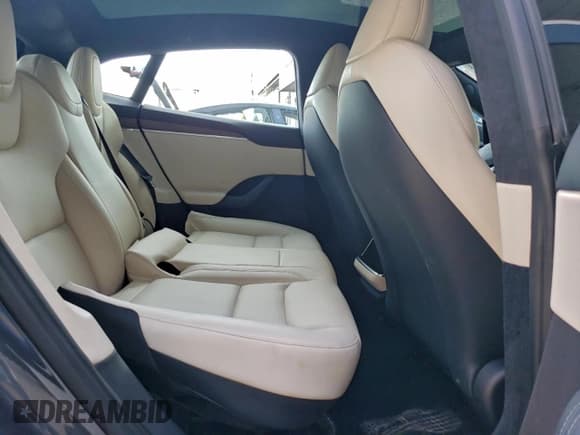 ✅ 2022 Tesla Model S • VIN: 5YJSA1E50NF486589 • Lot: 85444995. Wystawiony na Copart z przebiegiem 21 422 mil. Bezpłatny archiwum sprzedaży aukcyjnych z USA i szczegółowy raport historii pojazdu na DreamBid. Zdjęcie 10.