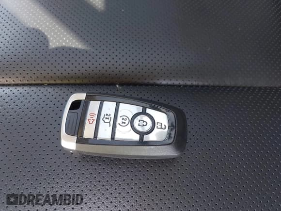 ✅ 2024 Ford Expedition XLT • VIN: 1FMJU1J80REB01683 • Lot: 43168767. Wystawiony na IAAI z przebiegiem 11 606 mil. Bezpłatny archiwum sprzedaży aukcyjnych z USA i szczegółowy raport historii pojazdu na DreamBid. Zdjęcie 11.