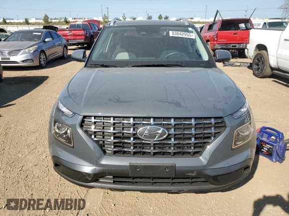 ✅ 2023 Hyundai Venue Limited • VIN: KMHRC8A38PU270730 • Lot: 83842955. Wystawiony na Copart z przebiegiem 8 864 mil. Bezpłatny archiwum sprzedaży aukcyjnych z USA i szczegółowy raport historii pojazdu na DreamBid. Zdjęcie 5.