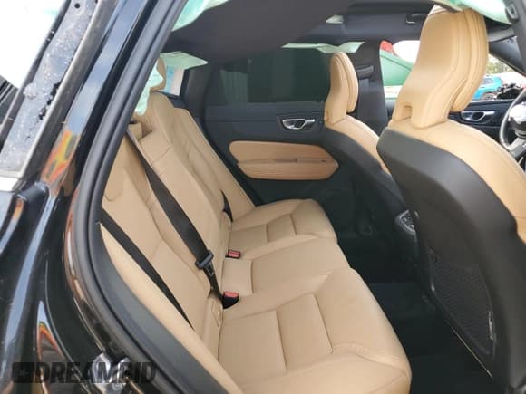 ✅ 2021 Volvo XC60 Inscription • VIN: YV4102RL4M1885877 • Lot: 71133575. Wystawiony na Copart z przebiegiem 49 024 mil. Bezpłatny archiwum sprzedaży aukcyjnych z USA i szczegółowy raport historii pojazdu na DreamBid. Zdjęcie 11.