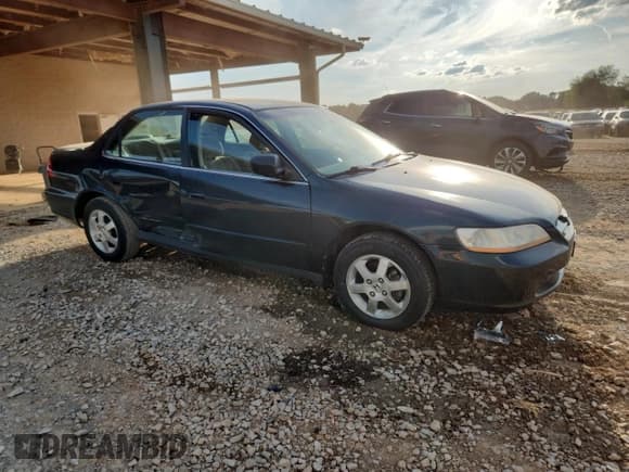 ✅ 2000 Honda Accord SE • VIN: 1HGCG5670YA058305 • Lot: 72060755. Listed on Copart with 194,420 mi. Free auction sales archive from the USA and detailed vehicle history report at DreamBid. Image 4.