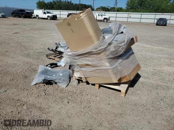 ✅ 2021 Ford Explorer XLT • VIN: 1FMSK7DH2MGA40326 • Lot: 86413854. Wystawiony na Copart z przebiegiem Nie podano. Bezpłatny archiwum sprzedaży aukcyjnych z USA i szczegółowy raport historii pojazdu na DreamBid. Zdjęcie 2.