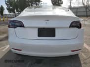 ✅ 2023 Tesla Model 3 • VIN: 5YJ3E1EA5PF486726 • Lot: 51659655. Wystawiony na Copart z przebiegiem 14 632 mil. Bezpłatny archiwum sprzedaży aukcyjnych z USA i szczegółowy raport historii pojazdu na DreamBid. Zdjęcie 6.