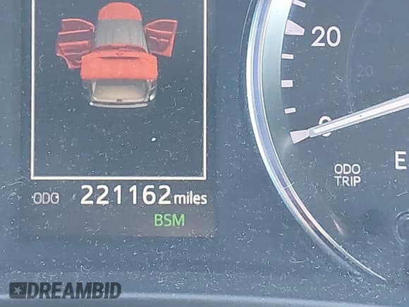 ✅ 2017 Toyota Highlander Limited Platinum • VIN: 5TDYZRFH5HS218017 • Lot: 43569903. Listed on IAAI with 221,162 mi. Free auction sales archive from the USA and detailed vehicle history report at DreamBid. Image 16.