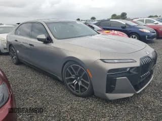 ✅ 2023 BMW 7 Series 760i xDrive • VIN: WBA33EJ09PCL80977 • Лот: 74082454. Опубликован ранее на Copart с пробегом Не указан. Бесплатный доступ к архиву аукционных продаж из США и подробный отчёт об истории автомобиля на DreamBid. Изображение 4.
