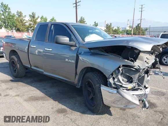 ✅ 2009 Dodge 1500 ST • VIN: 1D3HB18P09S802092 • Lot: 42735400. Wystawiony na IAAI z przebiegiem 155 781 mil. Bezpłatny archiwum sprzedaży aukcyjnych z USA i szczegółowy raport historii pojazdu na DreamBid. Zdjęcie 1.