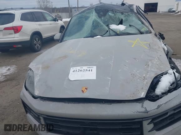 ✅ 2024 Porsche Cayenne • VIN: WP1BA2AY1RDA52862 • Lot: 41262541. Listed on IAAI with 13,084 mi. Free auction sales archive from the USA and detailed vehicle history report at DreamBid. Image 13.