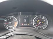 ✅ 2018 Jeep Renegade Latitude • VIN: ZACCJBBB1JPJ52673 • Lot: 42270587. Wystawiony na IAAI z przebiegiem 88 721 mil. Bezpłatny archiwum sprzedaży aukcyjnych z USA i szczegółowy raport historii pojazdu na DreamBid. Zdjęcie 7.