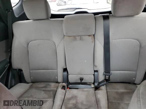 ✅ 2015 Hyundai Santa Fe • VIN: 5XYZT3LB2FG304978 • Lot: 90445875. Listed on Copart with 175,188 mi. Free auction sales archive from the USA and detailed vehicle history report at DreamBid. Image 10.