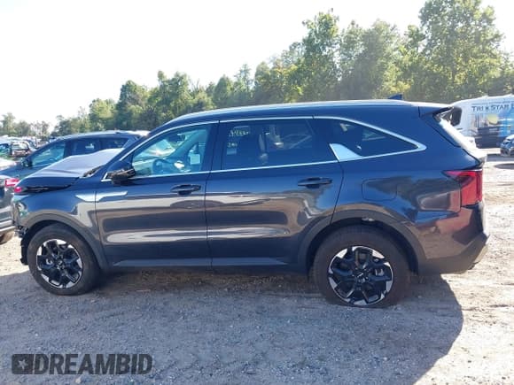 ✅ 2025 Kia Sorento S • VIN: 5XYRL4JC0SG362342 • Lot: 43345935. Wystawiony na IAAI z przebiegiem 3 676 mil. Bezpłatny archiwum sprzedaży aukcyjnych z USA i szczegółowy raport historii pojazdu na DreamBid. Zdjęcie 14.