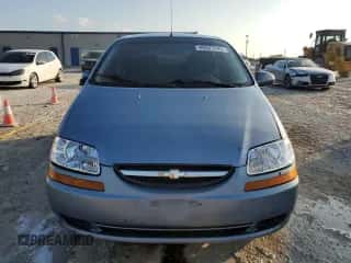 2007 Chevrolet Aveo LS z VIN KL1TD66657B725910, wystawiony jako Copart lot #88521145 z przebiegiem 138 243 mil mil oraz Szkoda całkowita • Salvage title. Historia ofert i sprzedaży dostępna na DreamBid. Obrazek 5.