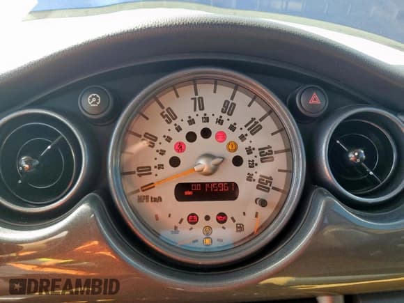 ✅ 2004 MINI Hardtop S • VIN: WMWRE33474TD75932 • Lot: 65916885. Listed on Copart with 145,961 mi. Free auction sales archive from the USA and detailed vehicle history report at DreamBid. Image 9.