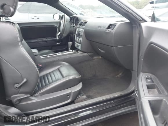 ✅ 2010 Dodge Challenger SE • VIN: 2B3CJ4DV6AH195141 • Лот: 43351591. Опубликован ранее на IAAI с пробегом 164 248 миль. Бесплатный доступ к архиву аукционных продаж из США и подробный отчёт об истории автомобиля на DreamBid. Изображение 5.