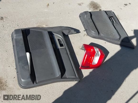 ✅ 2013 Ford Expedition Limited • VIN: 1FMJU1K55DEF63878 • Лот: 41643137. Опубликован ранее на IAAI с пробегом 209 686 миль. Бесплатный доступ к архиву аукционных продаж из США и подробный отчёт об истории автомобиля на DreamBid. Изображение 20.