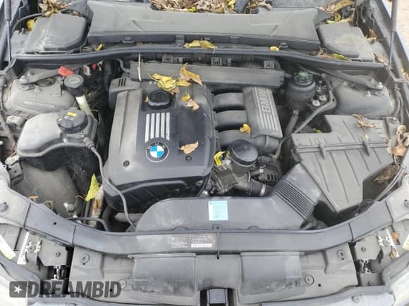 ✅ 2008 BMW 3 Series 328xi • VIN: WBAVT73538FZ37105 • Lot: 92761895. Wystawiony na Copart z przebiegiem 154 430 mil. Bezpłatny archiwum sprzedaży aukcyjnych z USA i szczegółowy raport historii pojazdu na DreamBid. Zdjęcie 11.