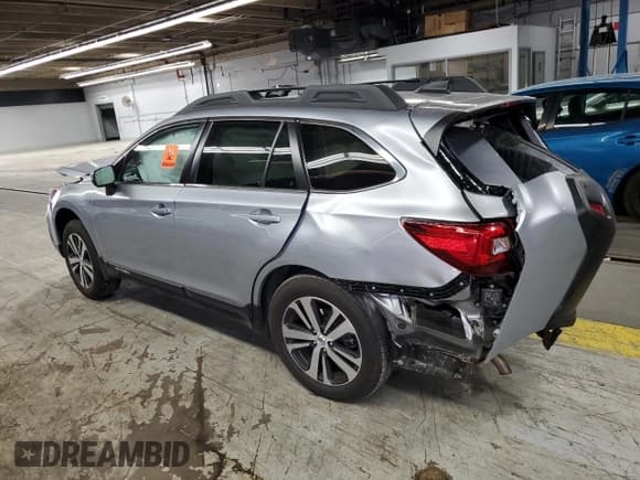 ✅ 2019 Subaru Outback Limited • VIN: 4S4BSENC4K3231578 • Лот: 82369015. Опубликован ранее на Copart с пробегом Не указан. Бесплатный доступ к архиву аукционных продаж из США и подробный отчёт об истории автомобиля на DreamBid. Изображение 2.