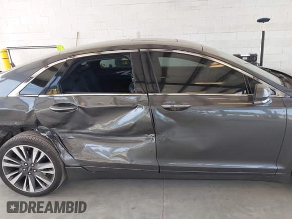 ✅ 2017 Lincoln MKZ Reserve • VIN: 3LN6L5E96HR603175 • Lot: 42431852. Wystawiony na IAAI z przebiegiem 140 282 mil. Bezpłatny archiwum sprzedaży aukcyjnych z USA i szczegółowy raport historii pojazdu na DreamBid. Zdjęcie 13.