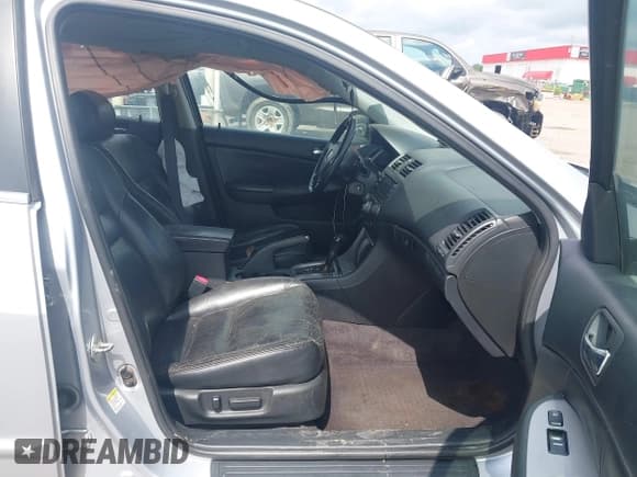 ✅ 2004 Honda Accord EX • VIN: 1HGCM66544A002293 • Lot: 42372883. Listed on IAAI with 248,167 mi. Free auction sales archive from the USA and detailed vehicle history report at DreamBid. Image 5.