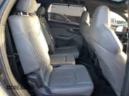 ✅ 2022 Audi SQ7 Prestige • VIN: WA1VWBF74ND001019 • Lot: 70903115. Wystawiony na Copart z przebiegiem 40 967 mil. Bezpłatny archiwum sprzedaży aukcyjnych z USA i szczegółowy raport historii pojazdu na DreamBid. Zdjęcie 10.