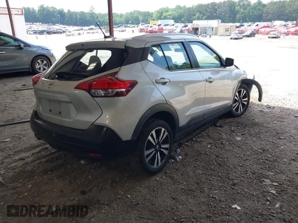 ✅ 2019 Nissan Kicks SR • VIN: 3N1CP5CU3KL538284 • Лот: 42591905. Опубликован ранее на IAAI с пробегом 147 468 миль. Бесплатный доступ к архиву аукционных продаж из США и подробный отчёт об истории автомобиля на DreamBid. Изображение 4.