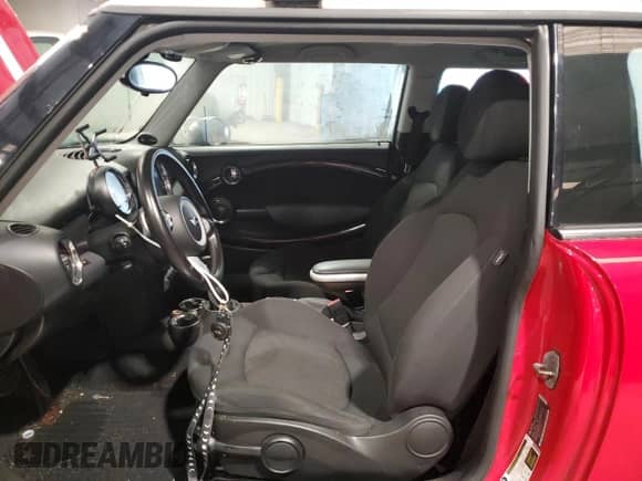 2010 MINI Hardtop S with VIN WMWMF7C53ATZ72544, listed as a Copart auction lot 64125695 with 70,587 mi miles and Clean title. Bid and sale history available at DreamBid. Image 7.