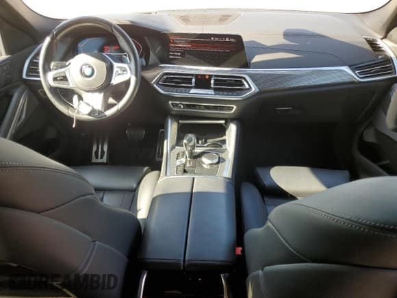 ✅ 2020 BMW X6 sDrive40i • VIN: 5UXCY4C00L9C18384 • Лот: 53144535. Опубликован ранее на Copart с пробегом 52 451 миль. Бесплатный доступ к архиву аукционных продаж из США и подробный отчёт об истории автомобиля на DreamBid. Изображение 8.