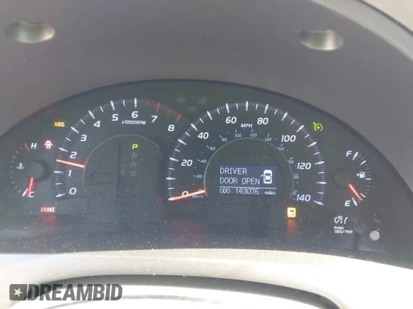 ✅ 2010 Toyota Camry LE • VIN: 4T1BF3EK6AU570156 • Lot: 42070736. Wystawiony na IAAI z przebiegiem 143 076 mil. Bezpłatny archiwum sprzedaży aukcyjnych z USA i szczegółowy raport historii pojazdu na DreamBid. Zdjęcie 7.