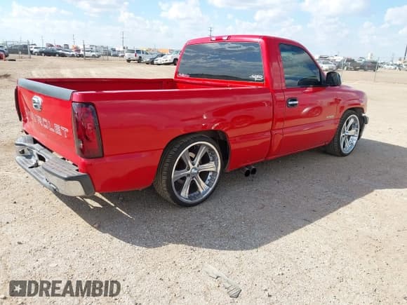 ✅ 2002 Chevrolet Silverado 1500 • VIN: 1GCEC14W22Z100150 • Lot: 43317354. Wystawiony na IAAI z przebiegiem 162 405 mil. Bezpłatny archiwum sprzedaży aukcyjnych z USA i szczegółowy raport historii pojazdu na DreamBid. Zdjęcie 4.