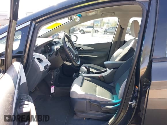 ✅ 2020 Chevrolet Bolt EV LT • VIN: 1G1FY6S05L4135290 • Lot: 41598059. Wystawiony na IAAI z przebiegiem 46 938 mil. Bezpłatny archiwum sprzedaży aukcyjnych z USA i szczegółowy raport historii pojazdu na DreamBid. Zdjęcie 5.