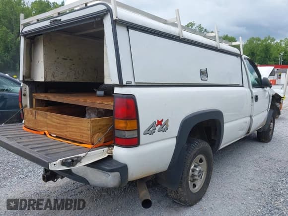 ✅ 2007 GMC Sierra 2500HD Work Truck • VIN: 1GTHK24DX7E179795 • Lot: 42764565. Wystawiony na IAAI z przebiegiem 337 205 mil. Bezpłatny archiwum sprzedaży aukcyjnych z USA i szczegółowy raport historii pojazdu na DreamBid. Zdjęcie 4.
