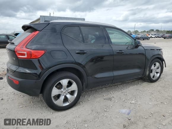 ✅ 2019 Volvo XC40 Momentum • VIN: YV4162UK2K2155020 • Лот: 91381845. Опубликован ранее на Copart с пробегом 55 824 миль. Бесплатный доступ к архиву аукционных продаж из США и подробный отчёт об истории автомобиля на DreamBid. Изображение 3.