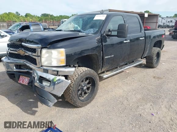 ✅ 2011 Chevrolet Silverado 2500HD LTZ • VIN: 1GC1KYC87BF210545 • Lot: 42316200. Listed on IAAI with 194,310 mi. Free auction sales archive from the USA and detailed vehicle history report at DreamBid. Image 2.