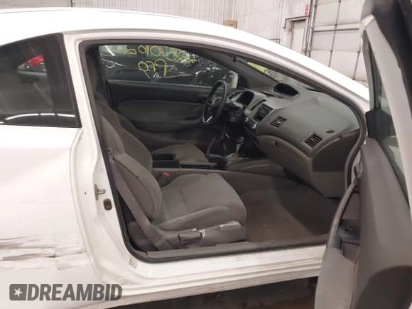 ✅ 2006 Honda Civic DX • VIN: 2HGFG12266H534491 • Lot: 42570102. Wystawiony na IAAI z przebiegiem 290 001 mil. Bezpłatny archiwum sprzedaży aukcyjnych z USA i szczegółowy raport historii pojazdu na DreamBid. Zdjęcie 5.