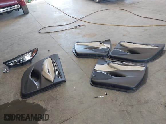 ✅ 2021 Buick Enclave Premium • VIN: 5GAEVBKW0MJ175547 • Lot: 42938326. Wystawiony na IAAI z przebiegiem 66 834 mil. Bezpłatny archiwum sprzedaży aukcyjnych z USA i szczegółowy raport historii pojazdu na DreamBid. Zdjęcie 12.