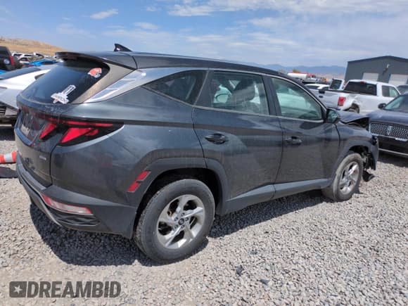 ✅ 2022 Hyundai Tucson SE • VIN: 5NMJACAE8NH061746 • Лот: 64848115. Опубликован ранее на Copart с пробегом 84 125 миль. Бесплатный доступ к архиву аукционных продаж из США и подробный отчёт об истории автомобиля на DreamBid. Изображение 3.