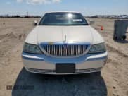 ✅ 2007 Lincoln Town Car Signature Limited • VIN: 1LNHM82W57Y638324 • Лот: 84647375. Опубликован ранее на Copart с пробегом 157 554 миль. Бесплатный доступ к архиву аукционных продаж из США и подробный отчёт об истории автомобиля на DreamBid. Изображение 5.