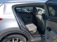 ✅ 2017 Kia Sportage EX • VIN: KNDPNCAC4H7071215 • Lot: 41656608. Wystawiony na IAAI z przebiegiem 136 307 mil. Bezpłatny archiwum sprzedaży aukcyjnych z USA i szczegółowy raport historii pojazdu na DreamBid. Zdjęcie 8.