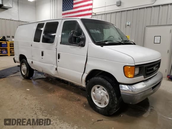 ✅ 2007 Ford Econoline Cargo Commercial • VIN: 1FTNE24L77DA07733 • Лот: 52733655. Опубликован ранее на Copart с пробегом 282 725 миль. Бесплатный доступ к архиву аукционных продаж из США и подробный отчёт об истории автомобиля на DreamBid. Изображение 4.