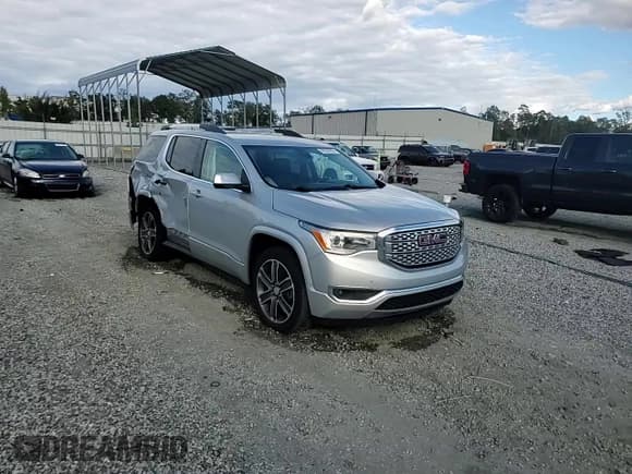 ✅ 2019 GMC Acadia Denali • VIN: 1GKKNXLS5KZ190235 • Lot: 86320805. Listed on Copart with 105,124 mi. Free auction sales archive from the USA and detailed vehicle history report at DreamBid. Image 13.