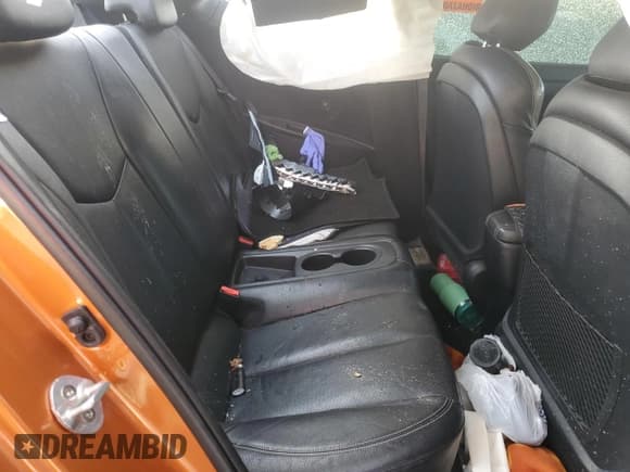 ✅ 2016 Hyundai Veloster Turbo Rally Edition • VIN: KMHTC6AE8GU293100 • Lot: 83682184. Wystawiony na Copart z przebiegiem Nie podano. Bezpłatny archiwum sprzedaży aukcyjnych z USA i szczegółowy raport historii pojazdu na DreamBid. Zdjęcie 11.