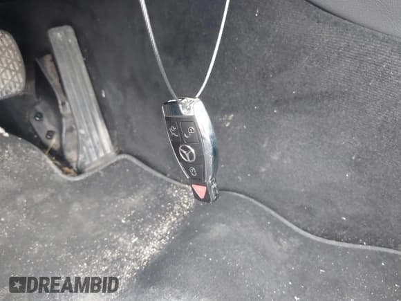 ✅ 2015 Mercedes-Benz C 300 Luxury • VIN: 55SWF4KB1FU095272 • Lot: 42902620. Listed on IAAI with 83,732 mi. Free auction sales archive from the USA and detailed vehicle history report at DreamBid. Image 11.