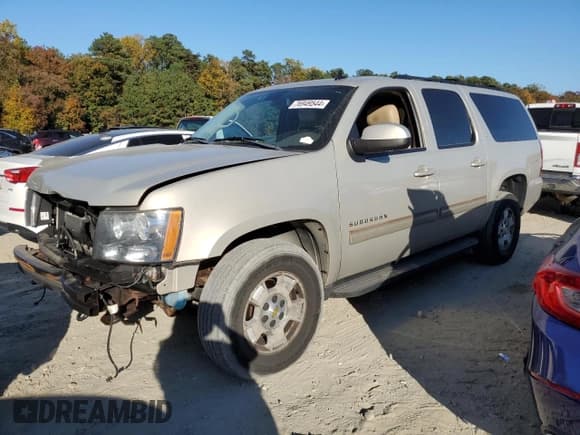 ✅ 2011 Chevrolet Suburban LT • VIN: 1GNSKJE38BR249311 • Lot: 76949544. Wystawiony na Copart z przebiegiem 110 278 mil. Bezpłatny archiwum sprzedaży aukcyjnych z USA i szczegółowy raport historii pojazdu na DreamBid. Zdjęcie 1.
