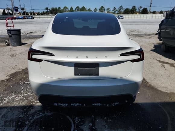 ✅ 2024 Tesla Model 3 • VIN: 5YJ3E1EA8RF862502 • Lot: 58070265. Wystawiony na Copart z przebiegiem 9 554 mil. Bezpłatny archiwum sprzedaży aukcyjnych z USA i szczegółowy raport historii pojazdu na DreamBid. Zdjęcie 6.