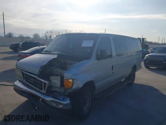 ✅ 2005 Ford Econoline Passenger XL • VIN: 1FBSS31L15HB17886 • Лот: 41259429. Опубликован ранее на IAAI с пробегом 242 996 миль. Бесплатный доступ к архиву аукционных продаж из США и подробный отчёт об истории автомобиля на DreamBid. Изображение 6.